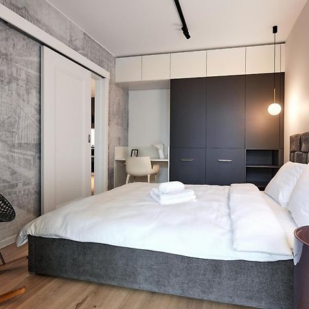 Janickiego Homely Apartments Poznan Ngoại thất bức ảnh